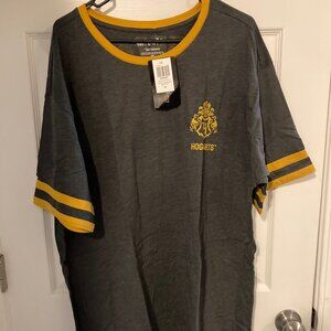 Hogwarts Jersey Tee with Emblem and team spirit back